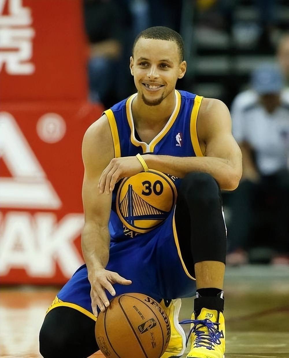 伸到更多比 伸到更多比